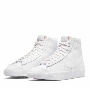 White Nike Women's Blazer Mid‎ '77 Sneakers